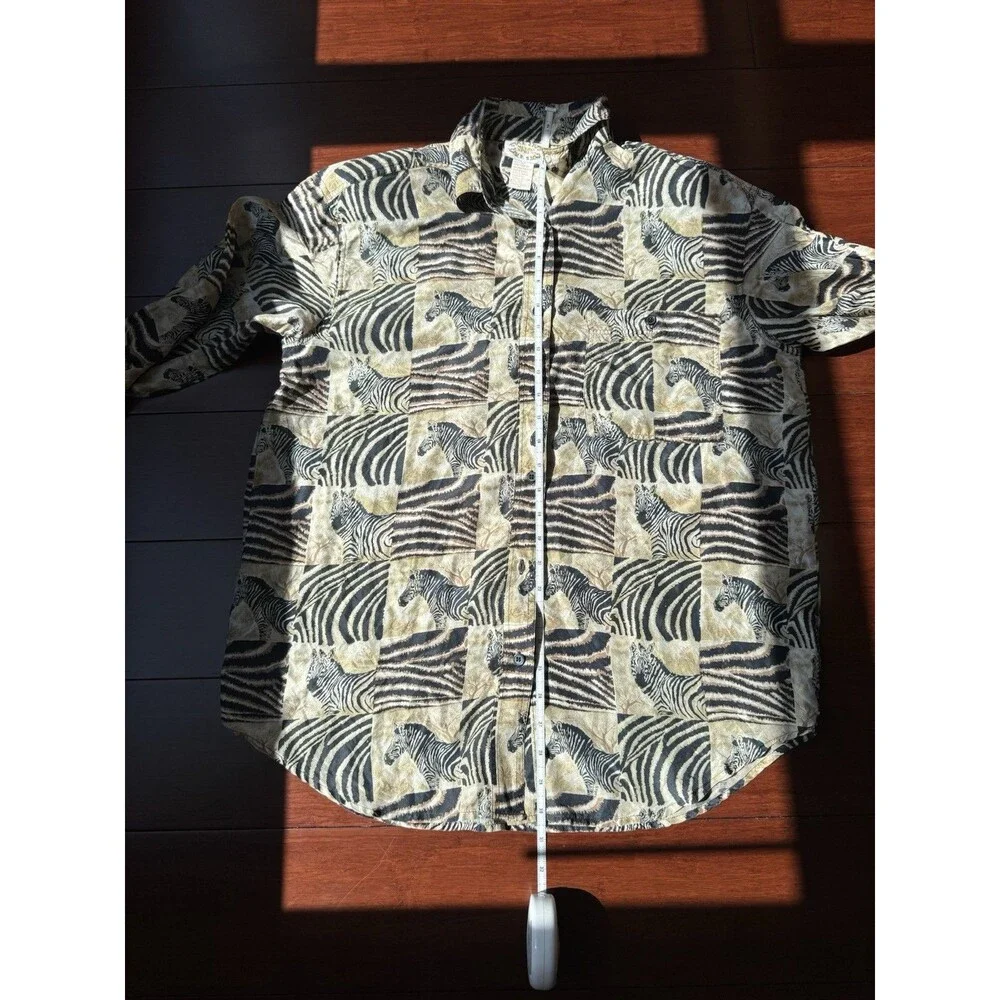 Metro Express Men's M Silk Zebra Print Long Sleeve Button-Up Shirt